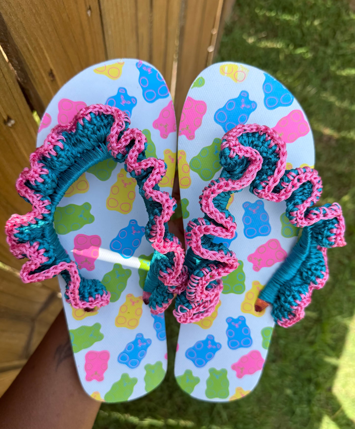 Crochet ruffle flip flops