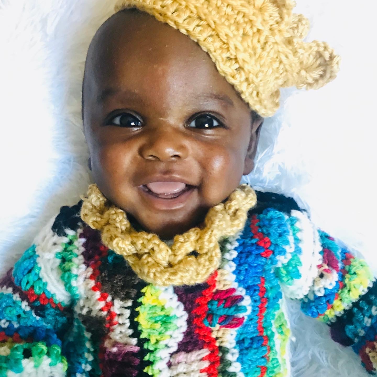 Pattern- Hip Hop Baby crown and chain