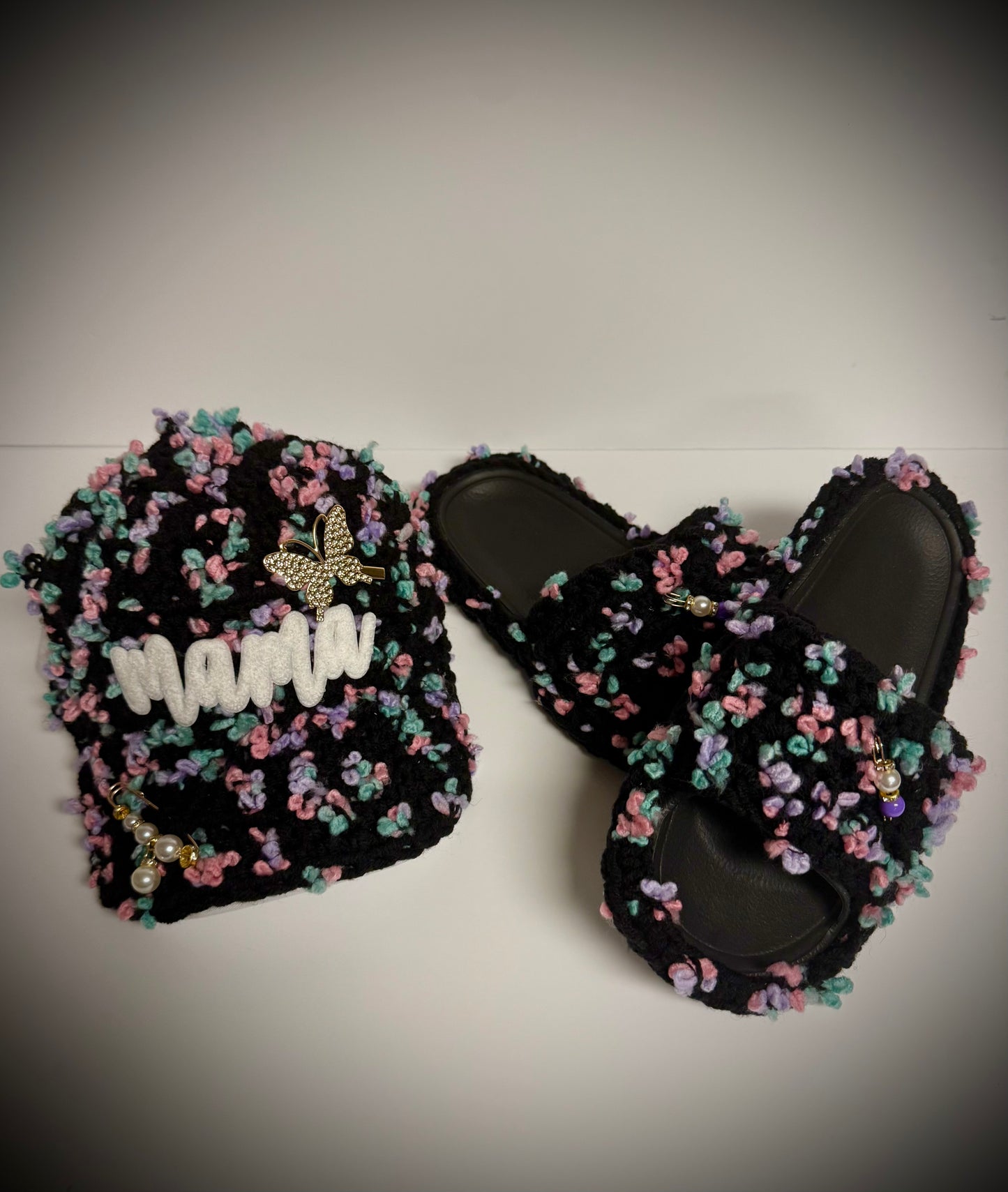 Trucker cap & slides set